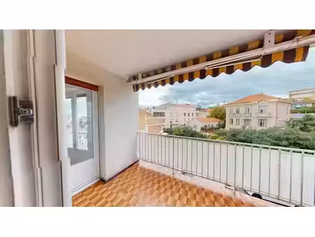location appartement 4 pièces 81 m² à bandol (83150)  1 200 €