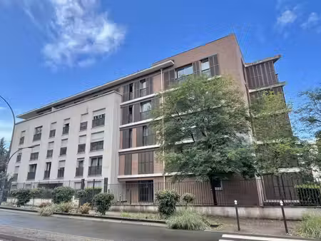 le chesnay 3p 67m2 immeuble de 2014 balcon parkings