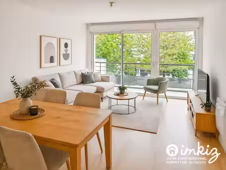 t2 lumineux avec balcon  parking et ascenseur
