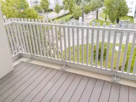 t3 avec garage et balcon à venissieux
