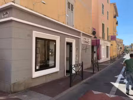 saint raphael local commercial 45 m2 centre ville