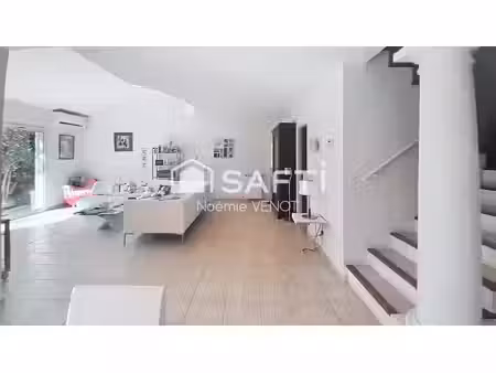 location meublée maison 4 pièces 118 m² à aix-en-provence (13090)  2 500 €