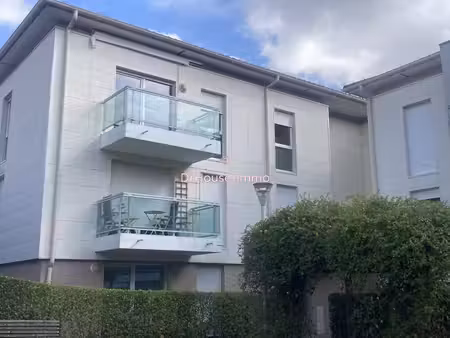 bel appartement de 3 pièces (presque 65 m2) au 2ème étage avec ascenseur sis au coeur du v
