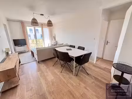location meublée appartement 4 pièces 72 m² à montpellier (34000)  1 100 €