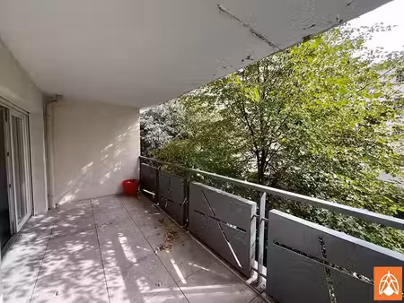 location appartement 3 pièces 58.9 m² à salon-de-provence (13300)  1 060 €