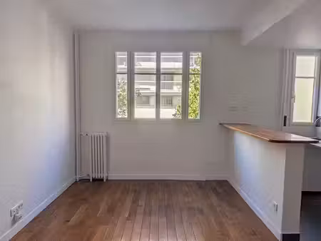 location appartement 3 pièces 56 m² à paris 15ème (75015)  1 790 €