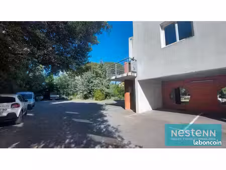 bureaux 51 m² istres