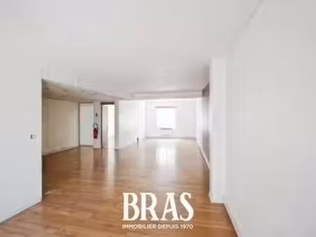 location bureaux et commerces à nantes centre ville (44000) : à louer / 80m² nantes centre