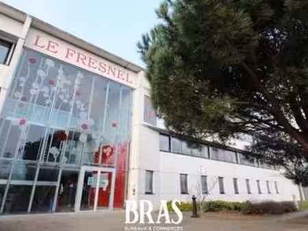 location bureaux et commerces à saint-herblain tillay-garotterie (44800) : à louer / 380m²
