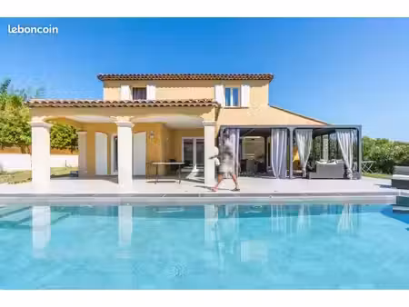 maison 5 pièces 202 m²
