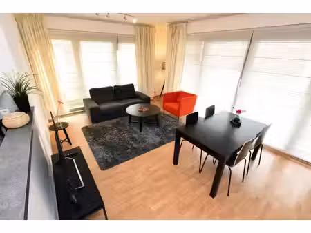 ?️quartier eu: appart.meublé ±77 m² 2ch. 2sdb balconpking