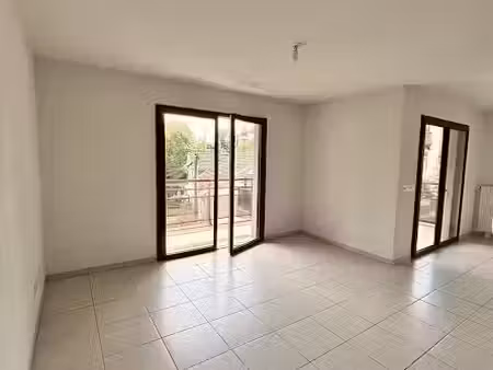 location appartement 4 pièces 88.73 m² à pau (64000)  960 €