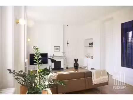 appartement de caractère de122 m2 avec jardin privatif à rom