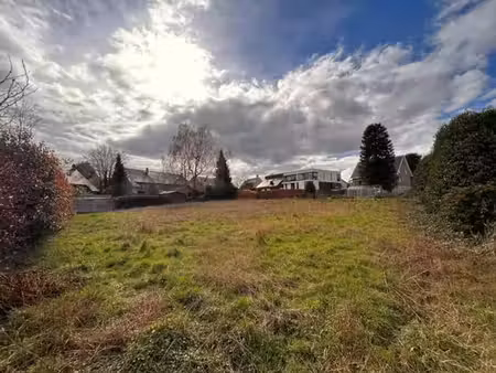 terrain à bâtir pour 3 façades +- 215 m² habitables
