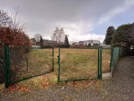 terrain à bâtir pour 3 façades +- 220 m² habitables
