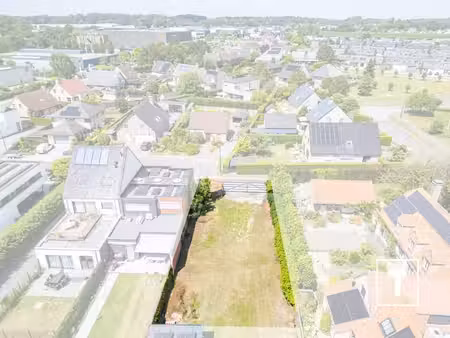 uiterst goed gelegen stuk bouwgrond!