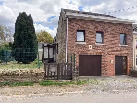 maison 2 chambres + bureau avec jardin