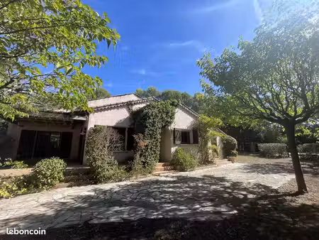 maison 7 pièces 240 m²