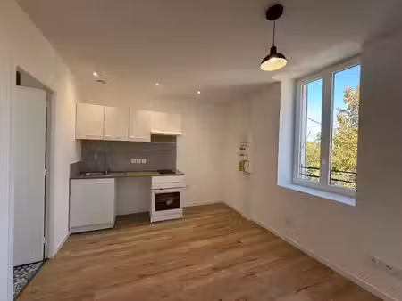 location appartement 1 pièce 23 m² à castres (81100)  300 €
