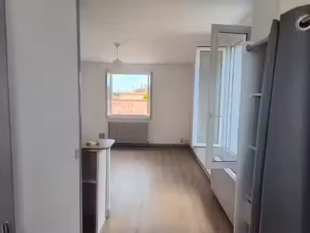 location appartement 1 pièce 29 m² à saint-michel (16470)  470 €