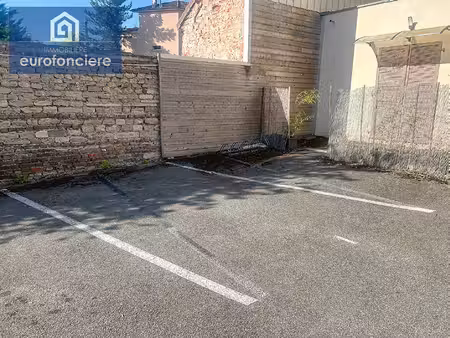 parking / box troyes 15 m2