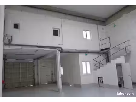 local d'activite 210 m² les pennes mirabeau