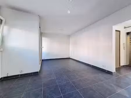 appartement salon de provence 5 pièce(s) 85 m2