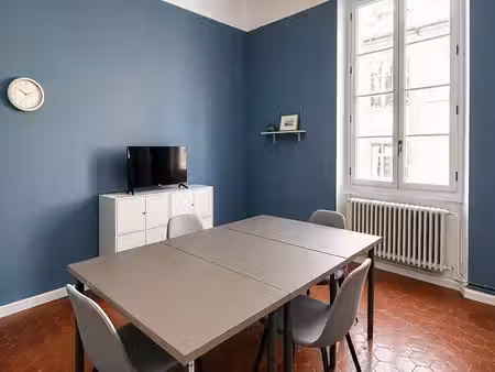 bureau fermé à louer — centre historique d'aix-en-provence