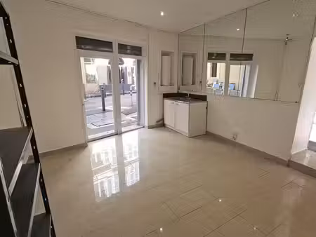 local commercial 18 60 m² – marseille 2e / vieux-port