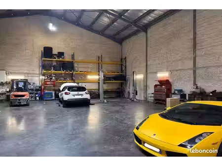 local commercial 400 m² gréasque