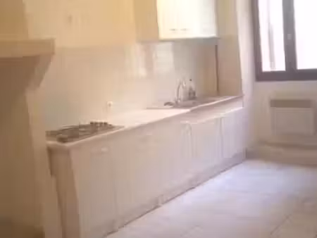 location appartement 2 pièces 32 m² à sommieres (30250)  415 €