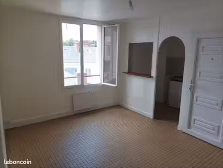 studio de 22 m² proche commerces et gare