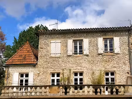 a vendre appartement de caractere avec terrasse limoux