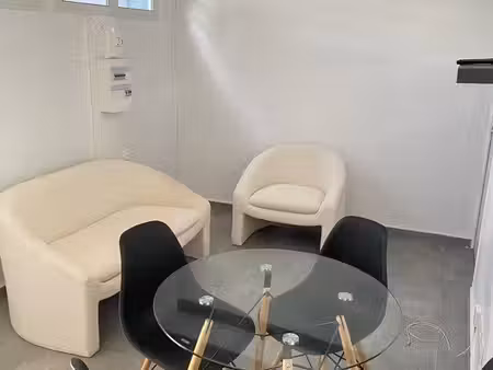 f2 de plein pied meublée petit bourg