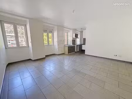 appartement 3 pièces 69 m²