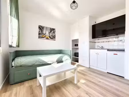 location meublée appartement 1 pièce 19.27 m² à metz (57000)  500 €