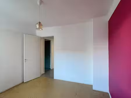 f2 de 46 m2 au 3e étage – cave et local vélos – secteur chaprais à besançon