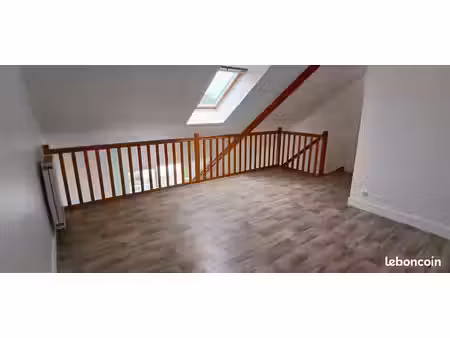 a louer : grand appartement t5 en duplex de 81 m2-centre ville de plancoët- 800