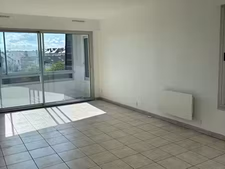t2 52 m² avec loggia et parking – rethel  point champagne