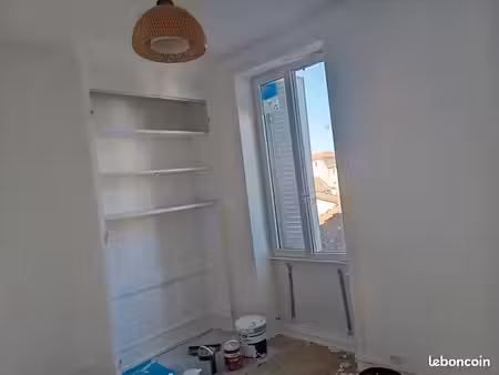 appartement t4 au 1 étage avec balcon 74m2 500e