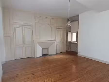 location appartement 2 pièces 71.5 m² à figeac (46100)  599 €