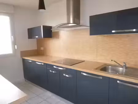 location appartement 3 pièces 64 m² à riorges (42153)  665 €