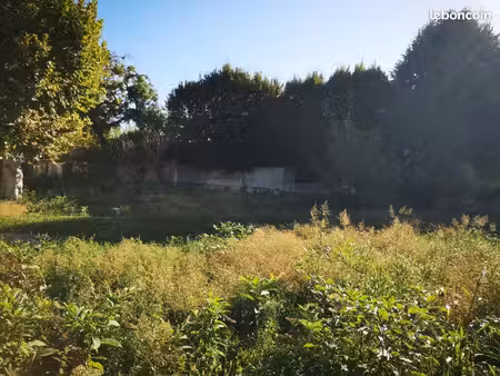terrain 670 m² fontaines saint martin