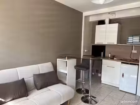 studio 2 pièces 19 m²