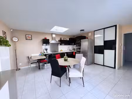a saisir t3 78m2 prix en baisse - climatise et lumineux - rillieux le vieux quartier du vi