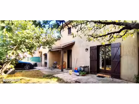 maison indépendante avec jardin  au calme et proche du centre