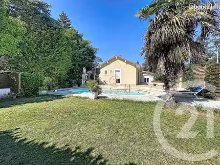 maison 4 pièces 131 m²