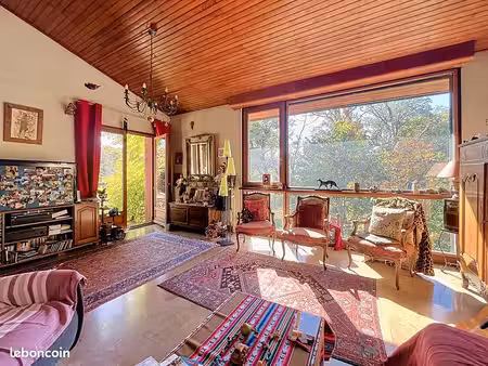 maison 7 pièces 213 m²