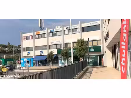 antibes carrefour locaux commerciaux