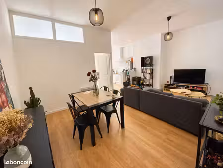 t2 58 m² – hypercentre – dpe c – grande cave 19 m²